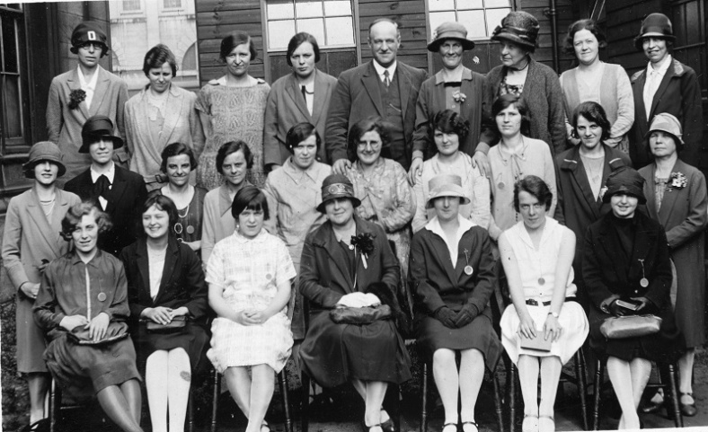 Teresa is standing on the top row, 4th from the right, Courtesy of Simon Pringle